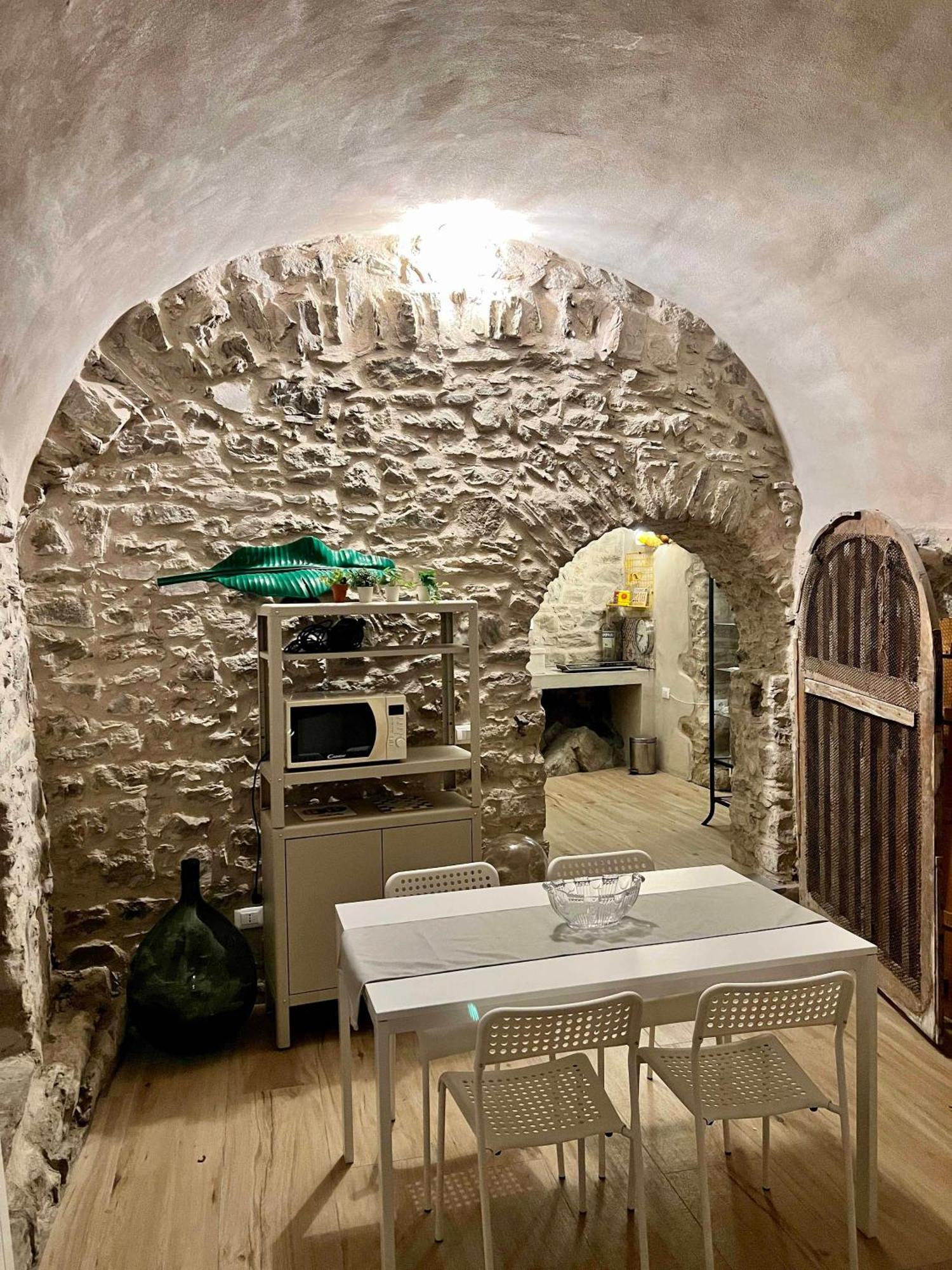 La Finestra Di Dante Apartman Mulazzo Kültér fotó
